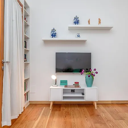 Apartament Quiet House In A Lively Area!
