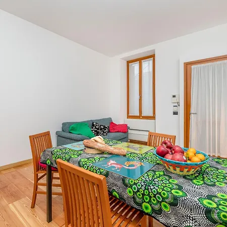 Quiet House In A Lively Area! Apartament Mediolan