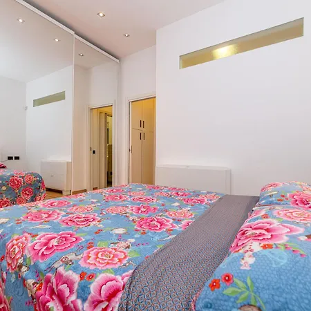 Quiet House In A Lively Area! Apartament Mediolan