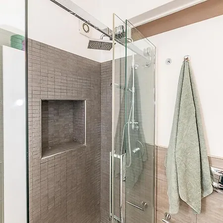 Quiet House In A Lively Area! Apartament *