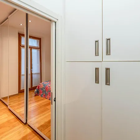 Apartament Quiet House In A Lively Area!