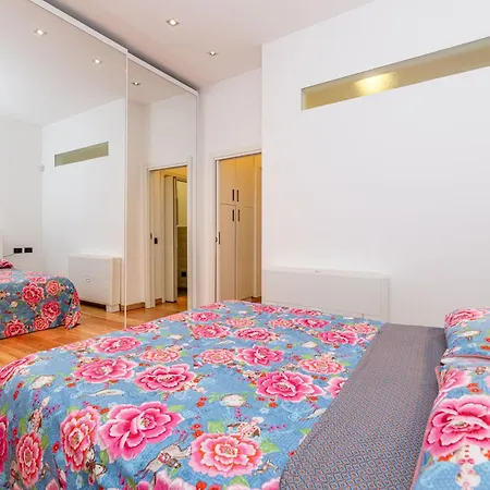 Quiet House In A Lively Area! Apartament Mediolan